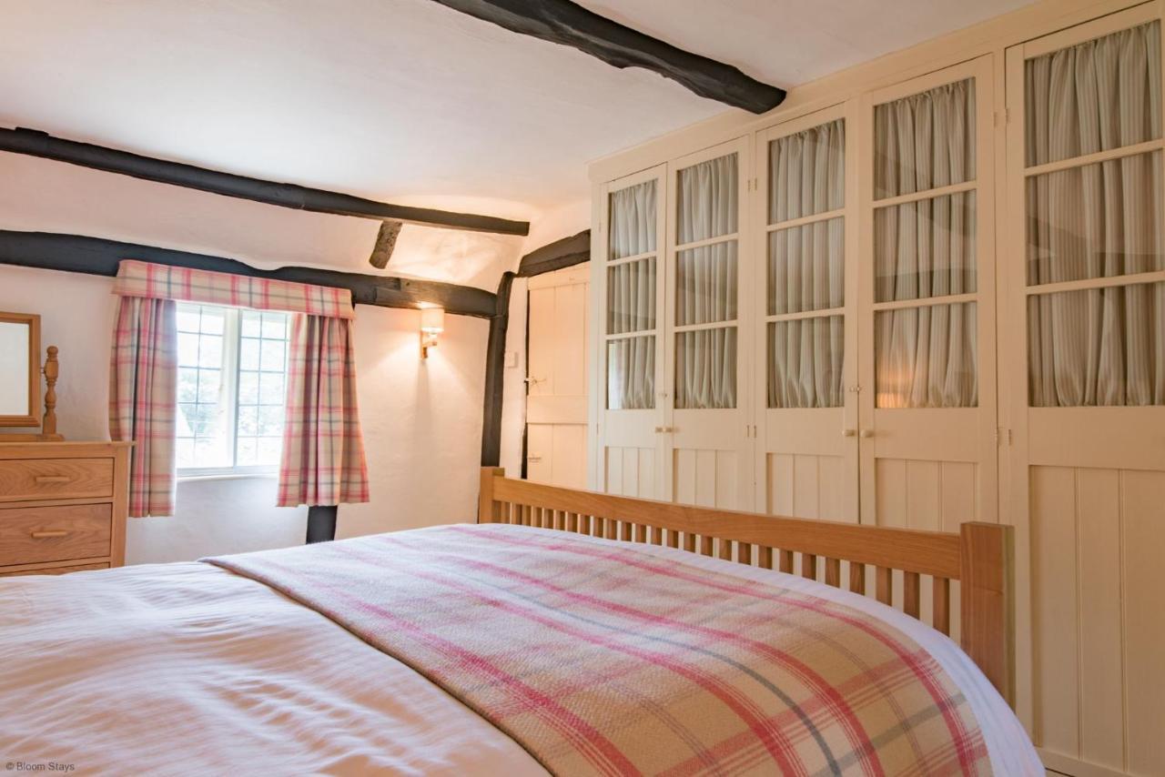 Walnut Tree Cottage By Bloom Stays ฟาเวอร์แชม ภายนอก รูปภาพ