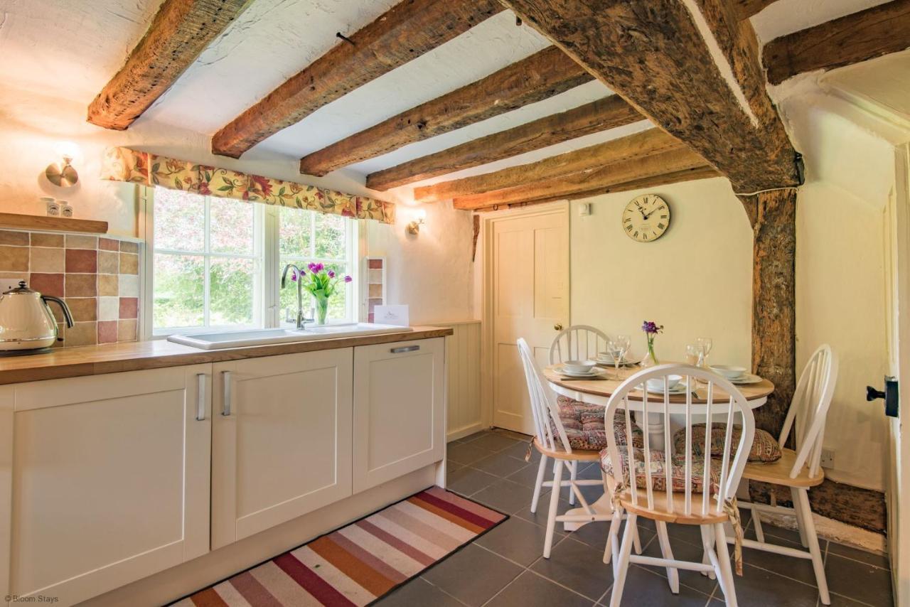 Walnut Tree Cottage By Bloom Stays ฟาเวอร์แชม ภายนอก รูปภาพ