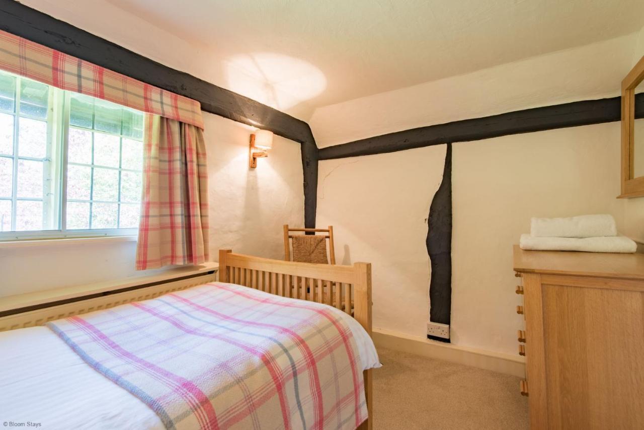 Walnut Tree Cottage By Bloom Stays ฟาเวอร์แชม ภายนอก รูปภาพ
